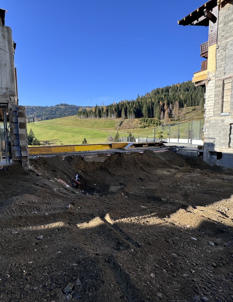 Ein Loch im Neubergerhof